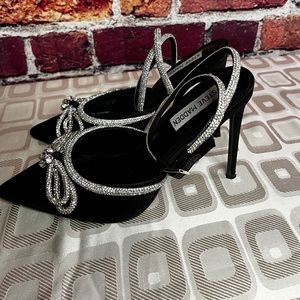 Steve Madden Viable Black Heals Size 8.5